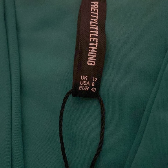 Beautiful deep v cut gold ring on shoulder one piece bathing suit… - Picture 5 of 7